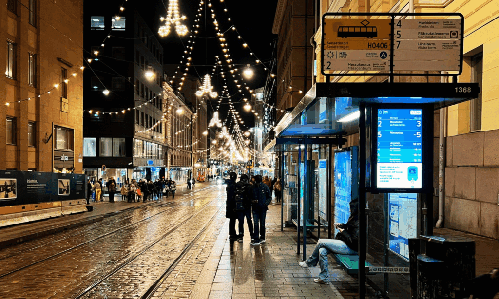 ヘルシンキ中心部のトラム乗り場